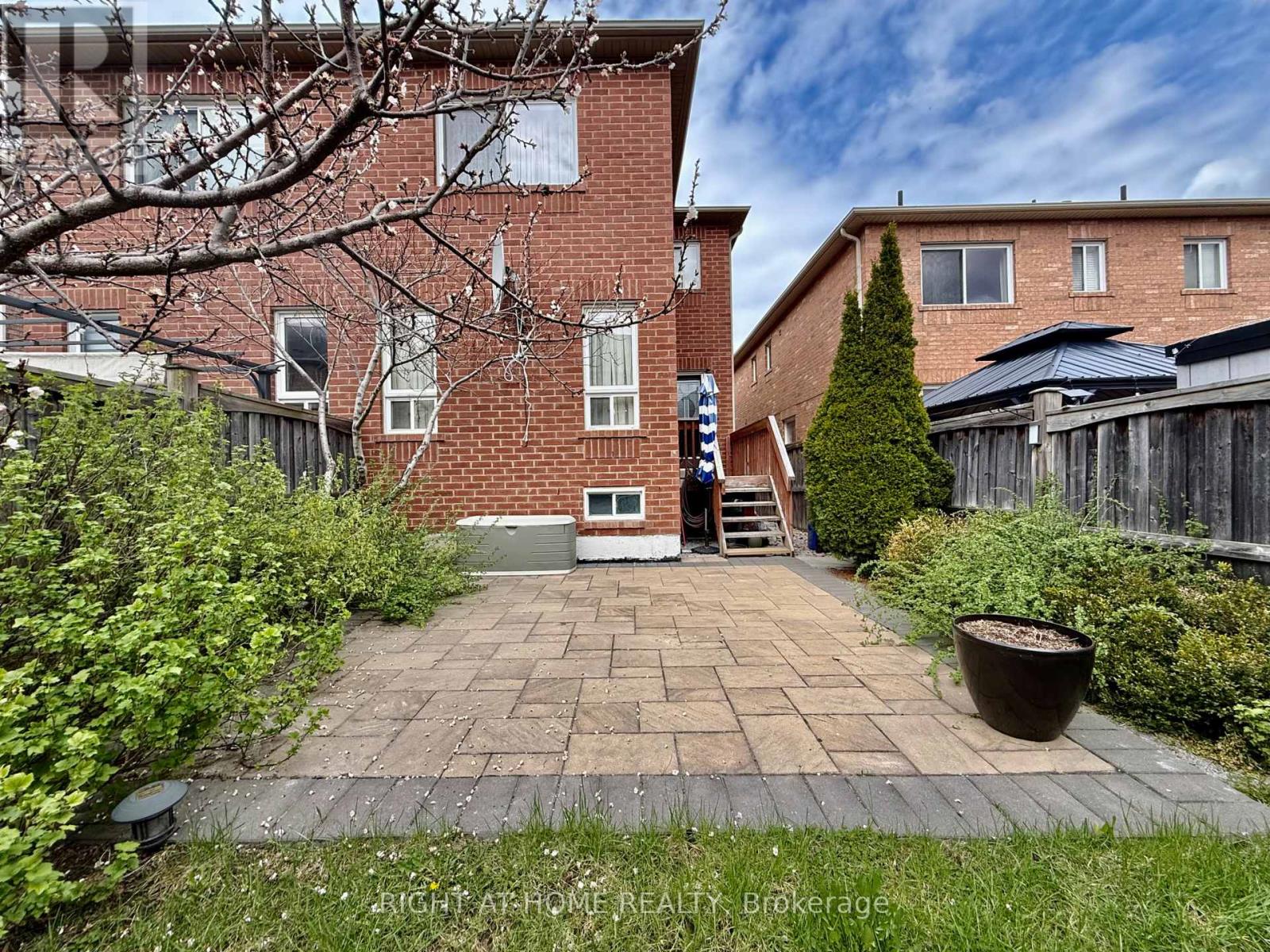 129 FOUR SEASONS CRESCENT - 33