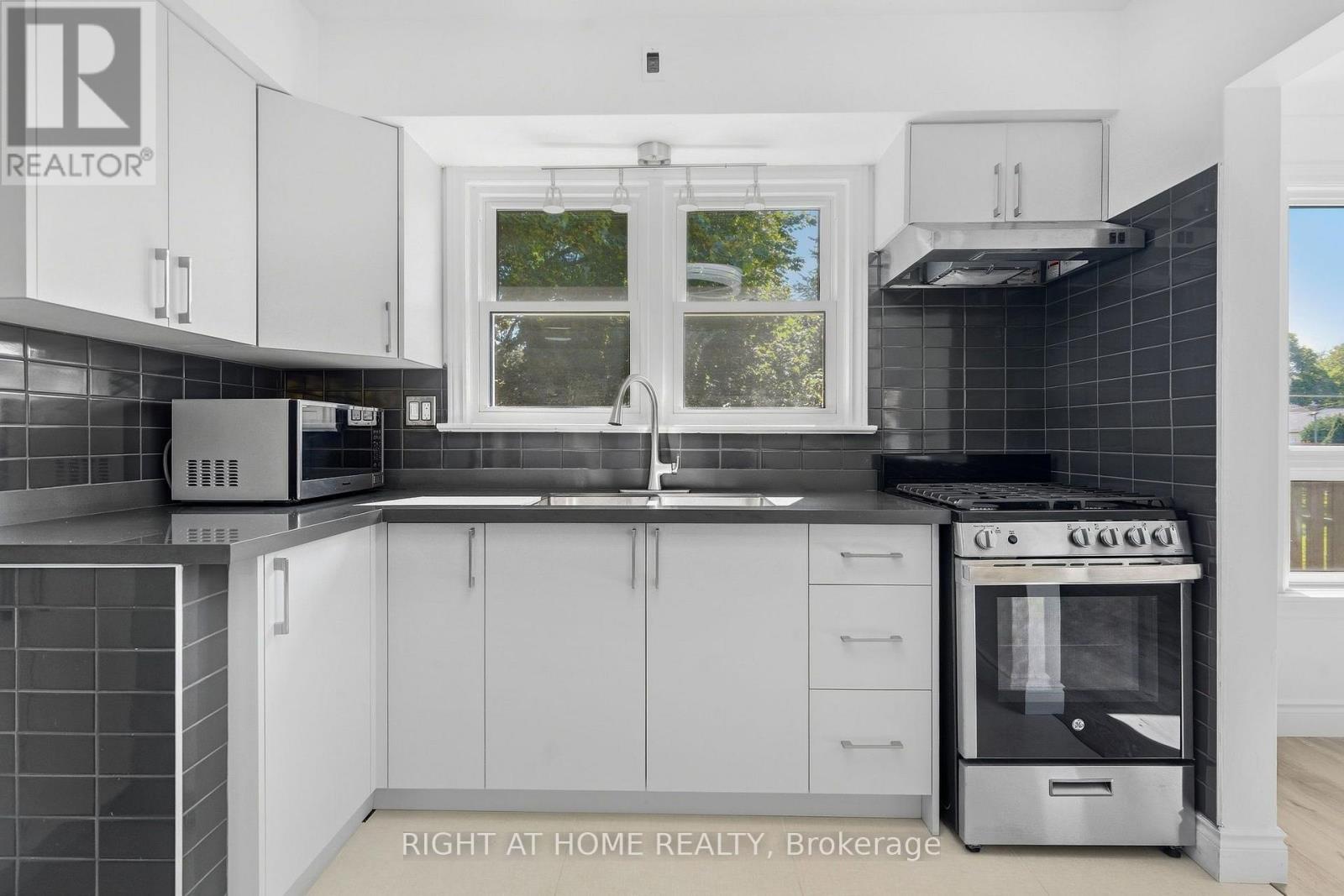 49 BEVERLY CRESCENT, Welland (N. Welland) — photo 11