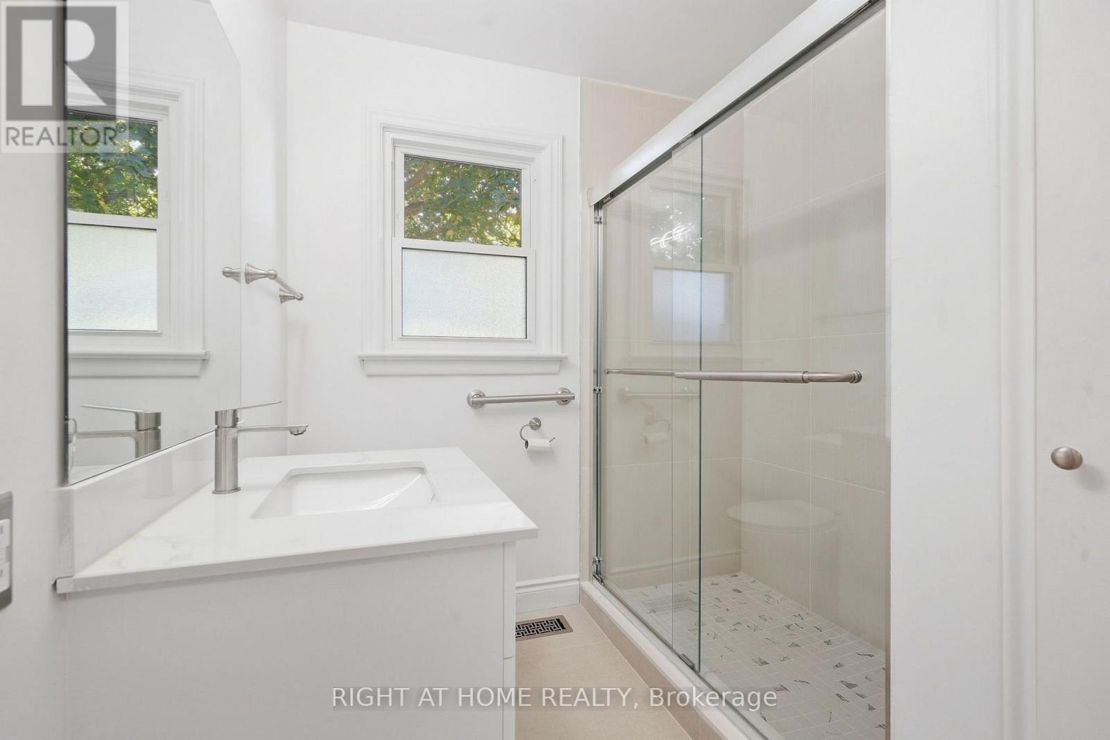 49 BEVERLY CRESCENT, Welland (N. Welland) — photo 12