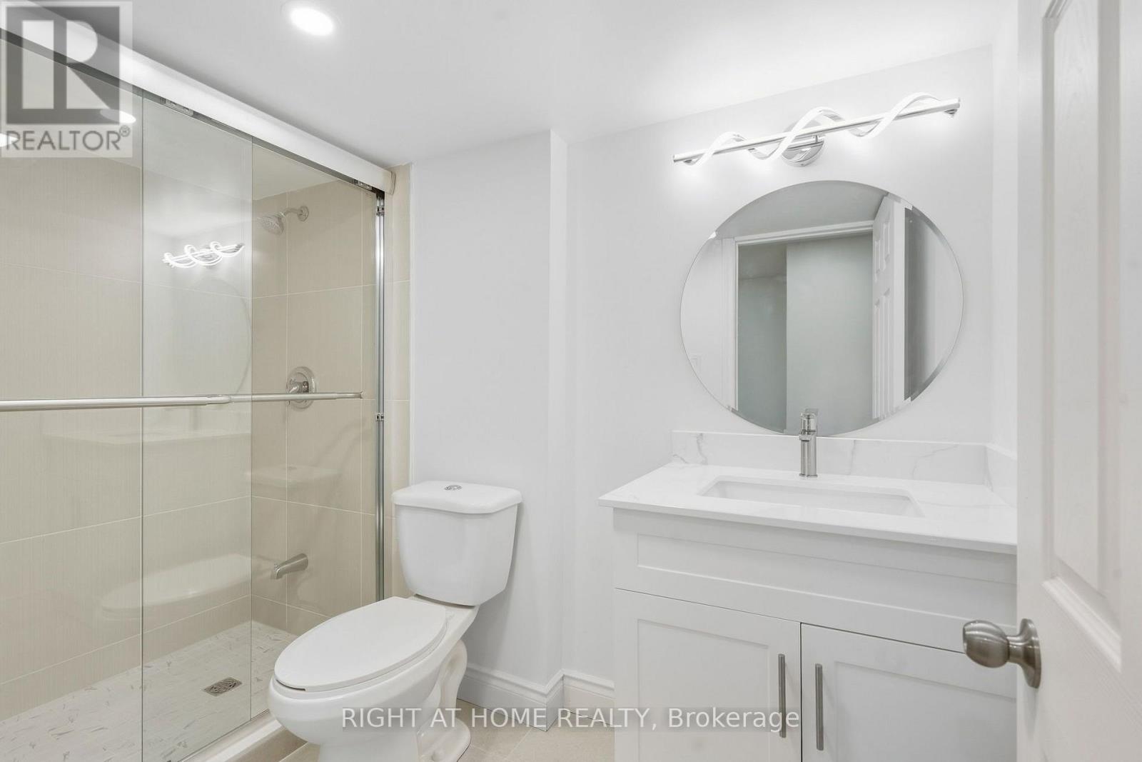 49 BEVERLY CRESCENT - 27