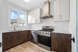Kitchen - 74 Blumberg Trail, Headingley, MB R5H1C5 Photo 12