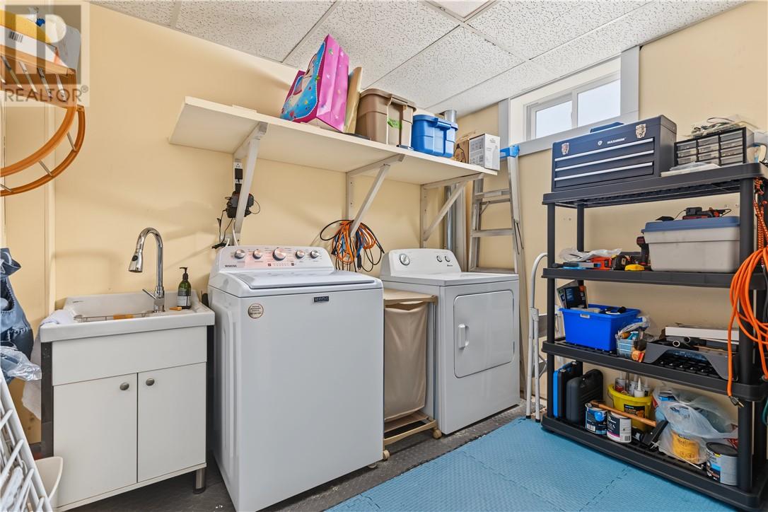 816 Danforth Avenue - Image 32