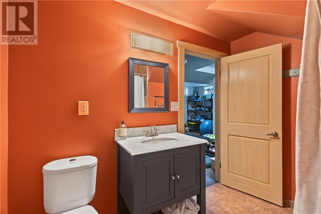816 Danforth Avenue - Image 29