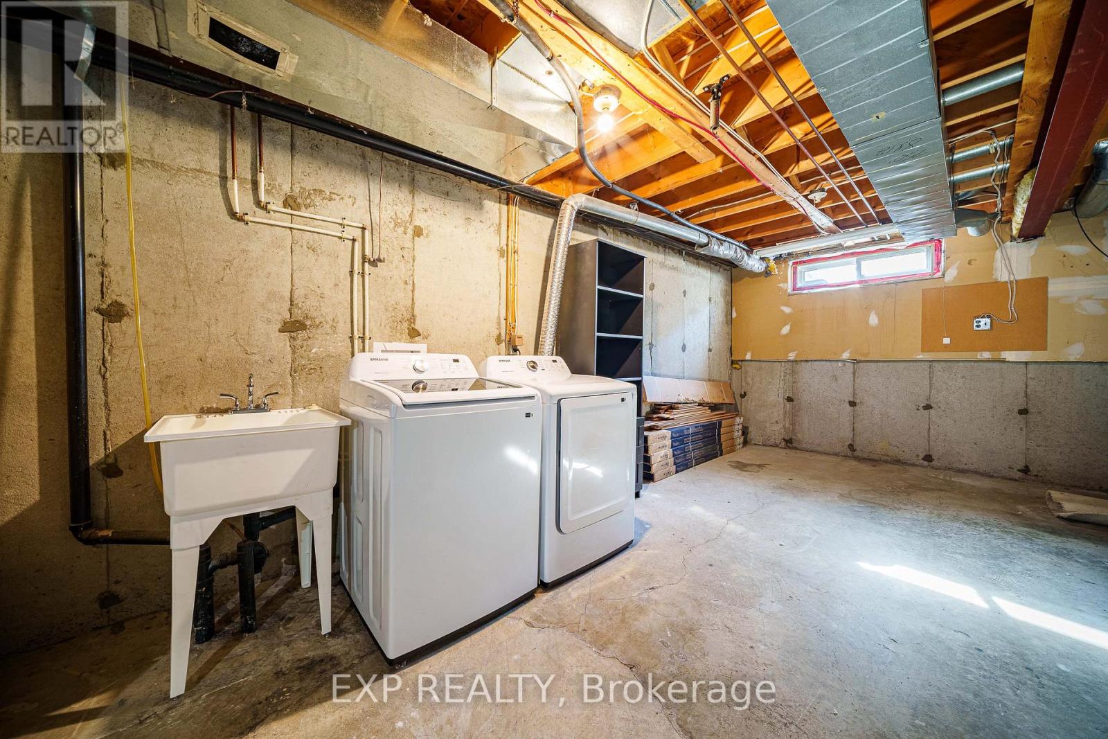 105 SOUTHPORT DRIVE - Image 32