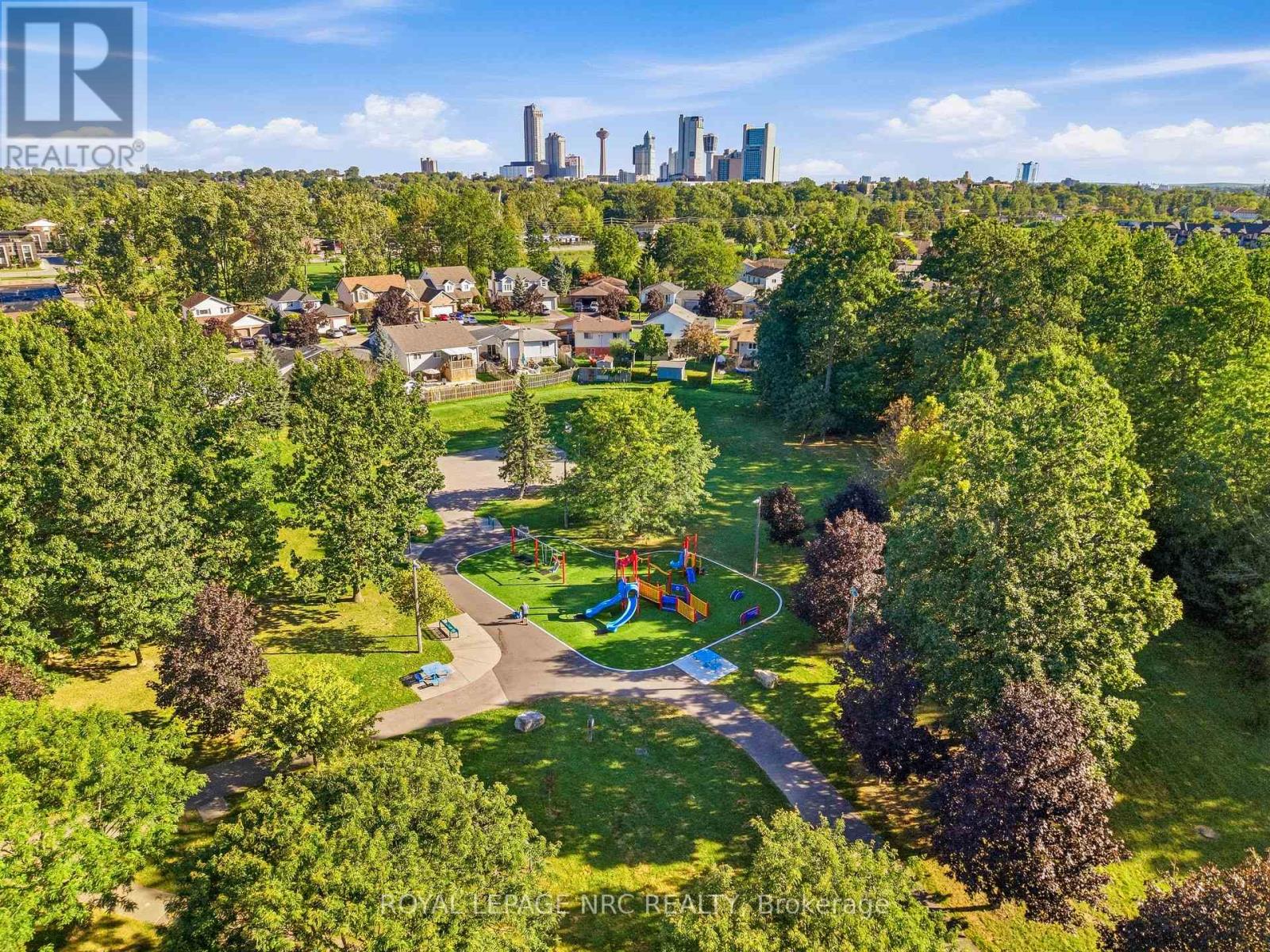 6033 WILDROSE CRESCENT - 24