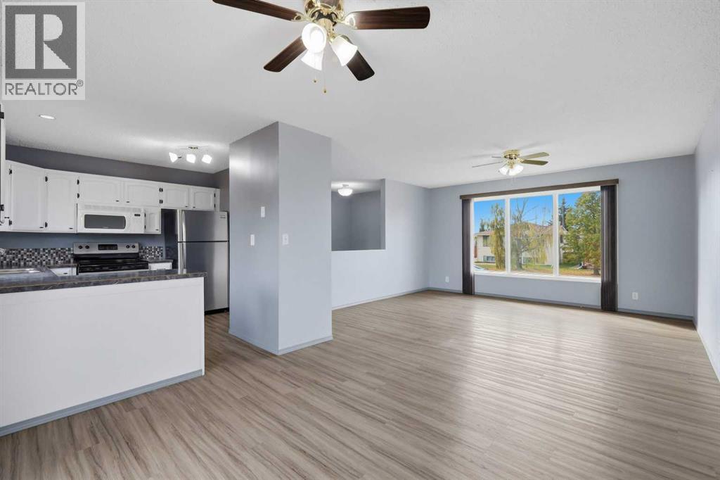 Listing photo – 21 Parkland Drive, Sylvan Lake