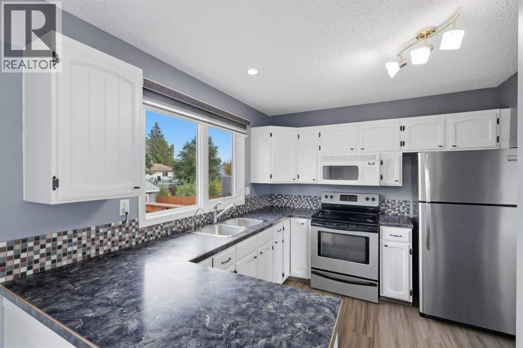 Listing photo – 21 Parkland Drive, Sylvan Lake