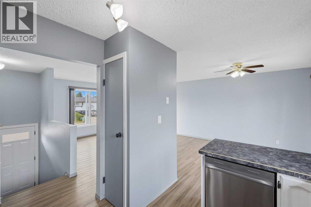 Listing photo – 21 Parkland Drive, Sylvan Lake