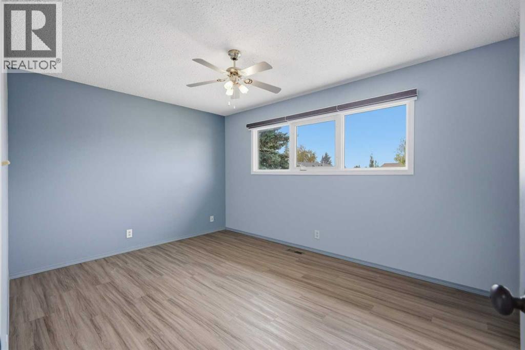 Listing photo – 21 Parkland Drive, Sylvan Lake
