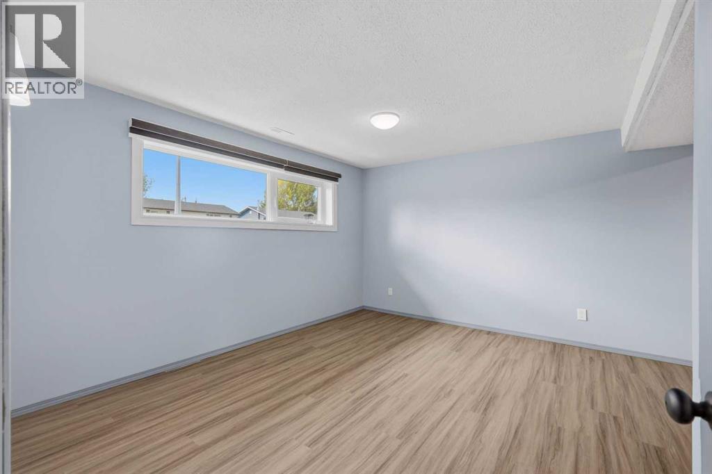 Listing photo – 21 Parkland Drive, Sylvan Lake