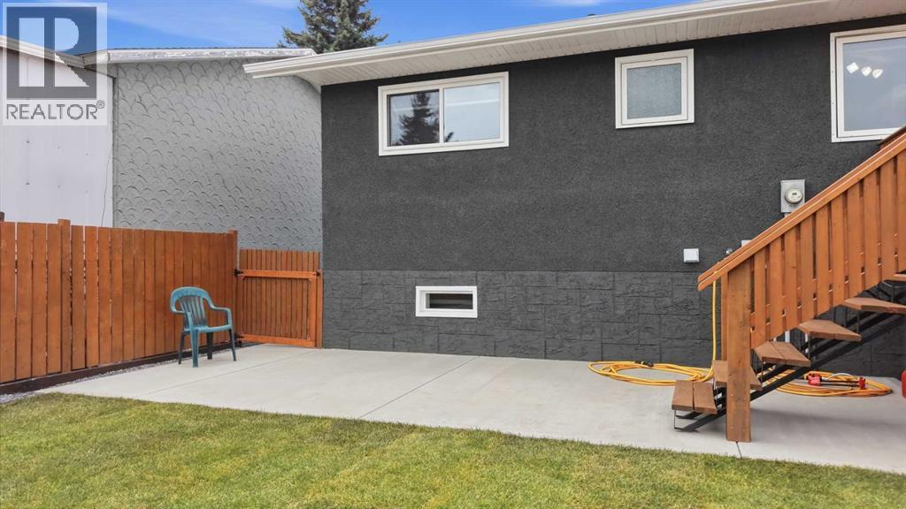 Listing photo – 21 Parkland Drive, Sylvan Lake