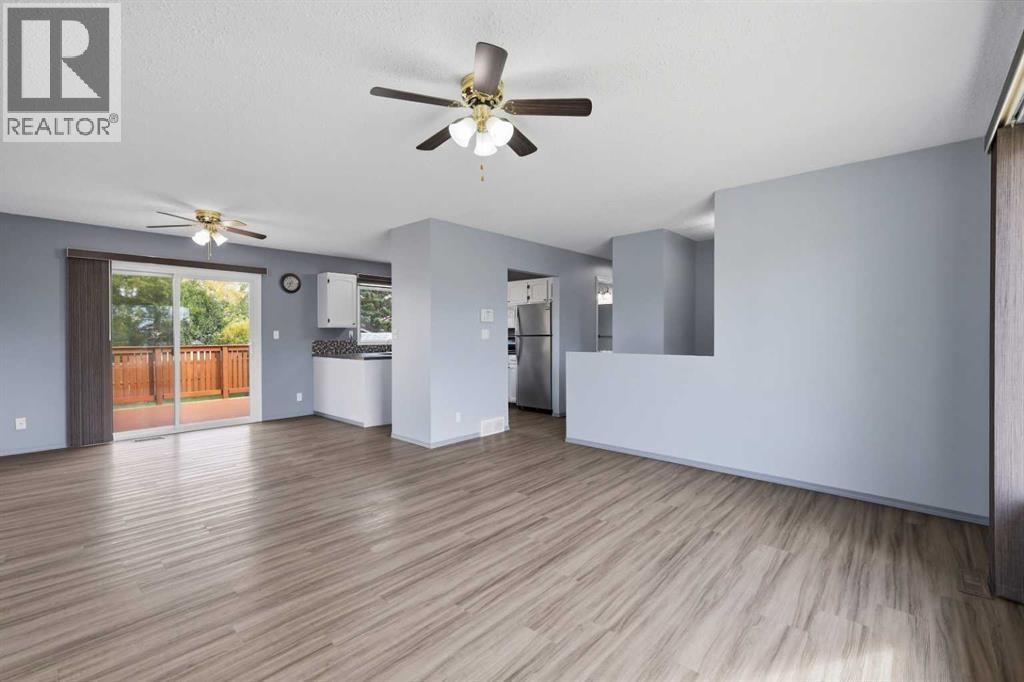 Listing photo – 21 Parkland Drive, Sylvan Lake