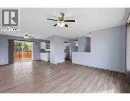Kitchen - 21 Parkland Drive, Sylvan Lake, AB T4S1J5 Photo 9