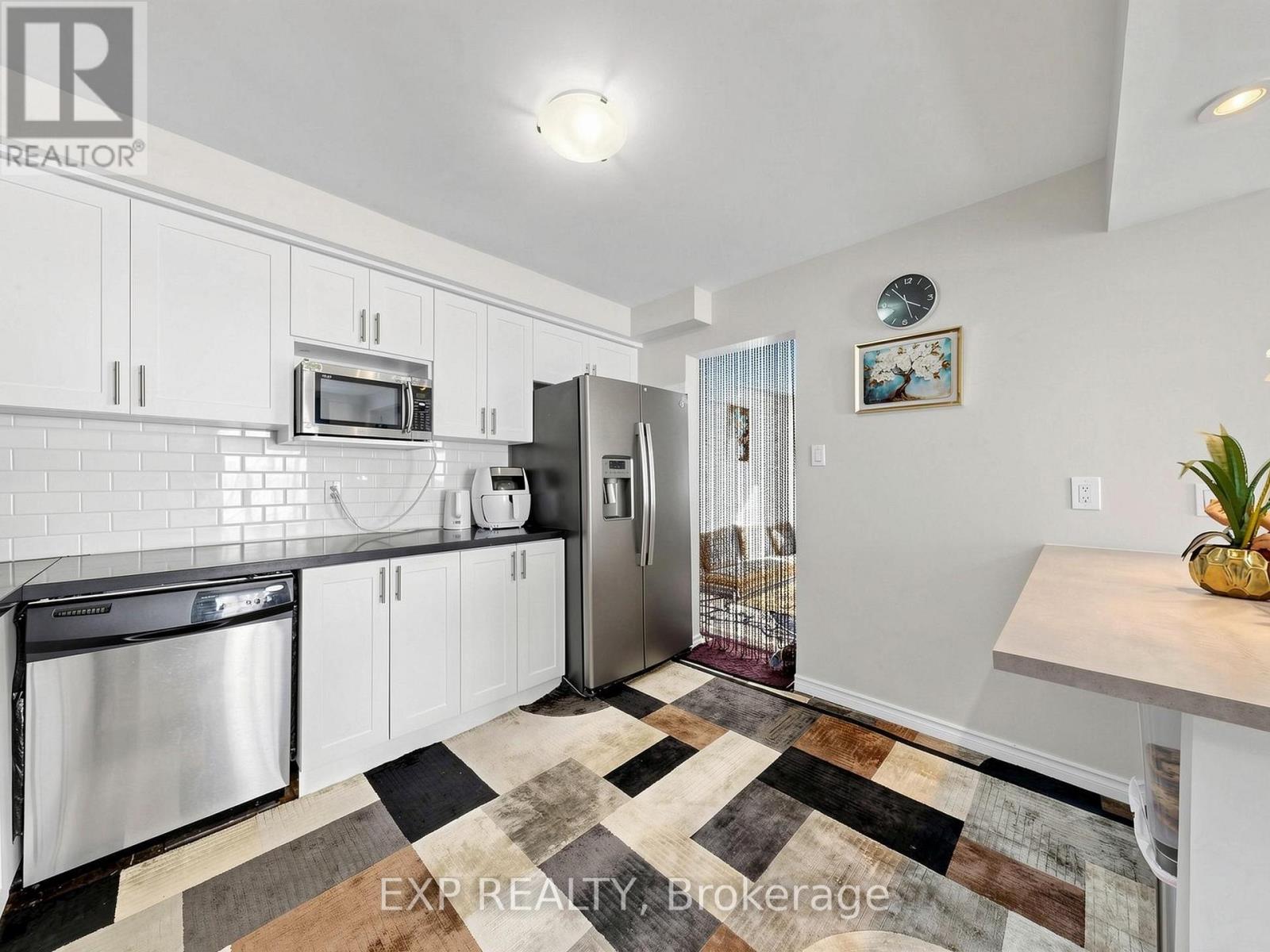 28 LONGFELLOW COURT, Whitby (Pringle Creek) — photo 12