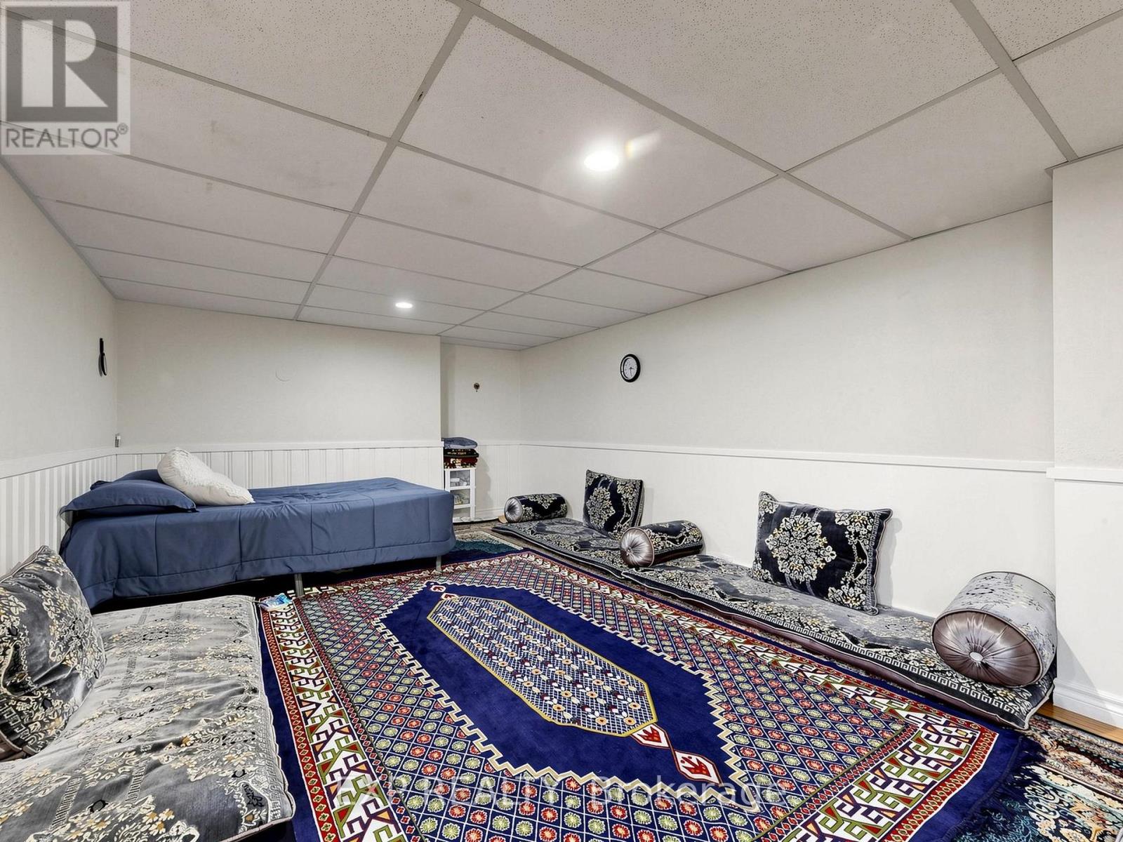 28 LONGFELLOW COURT - Image 26