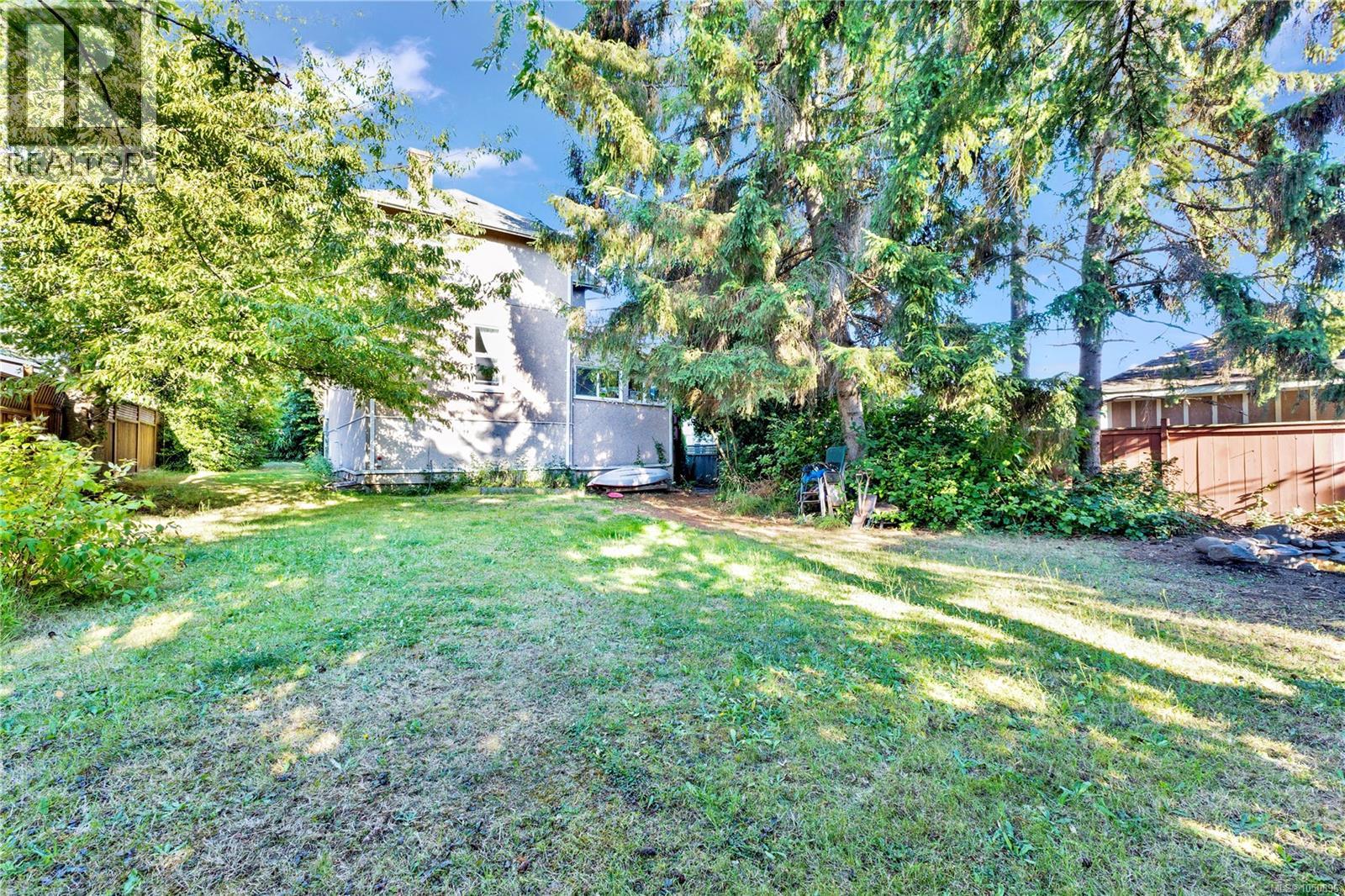 2726 Prior St, Victoria
