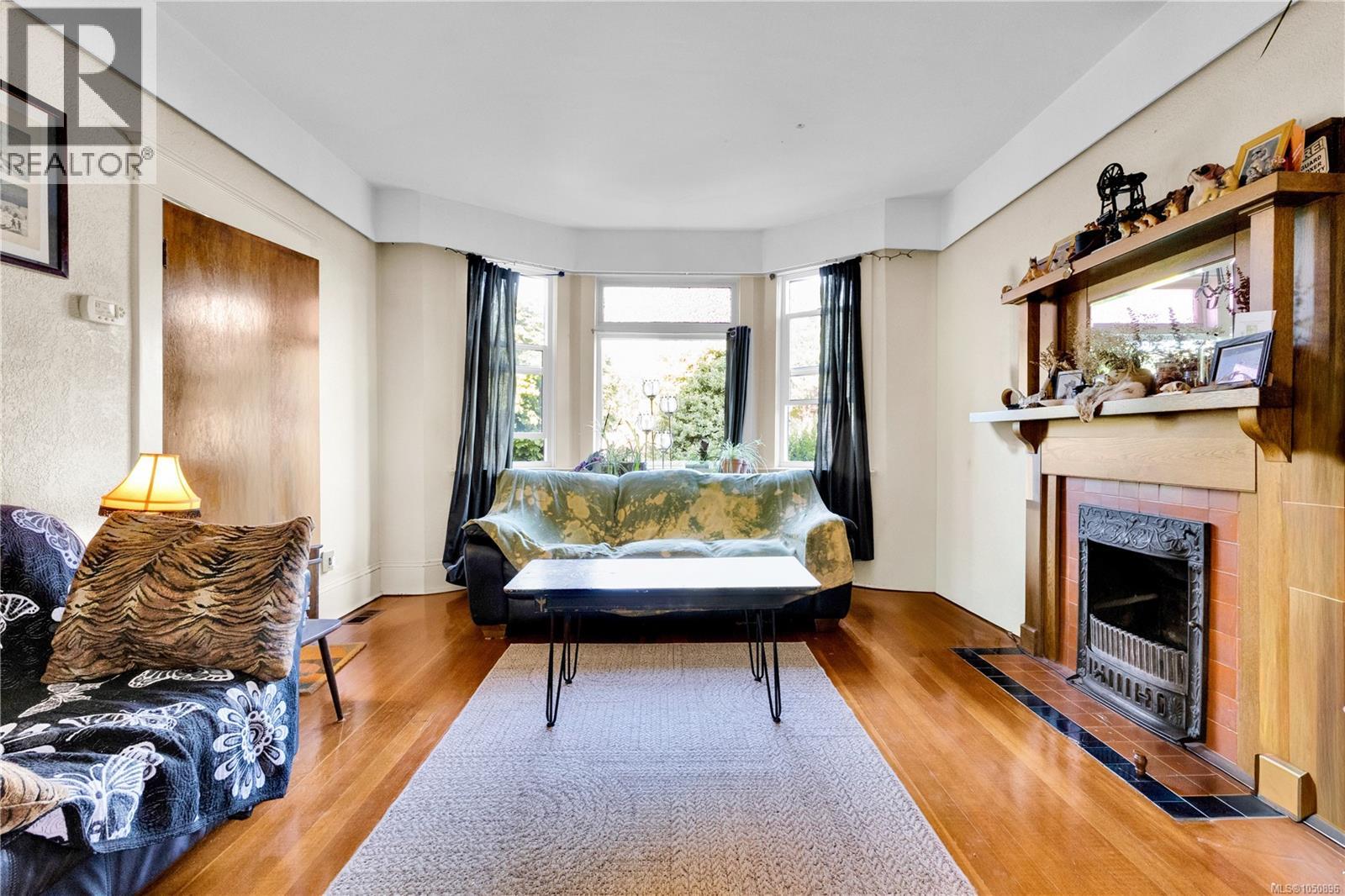 2726 Prior St, Victoria