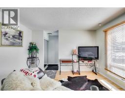 Living room - 170 Wolverine Drive, Fort Mcmurray, AB T9H4L7 Photo 6