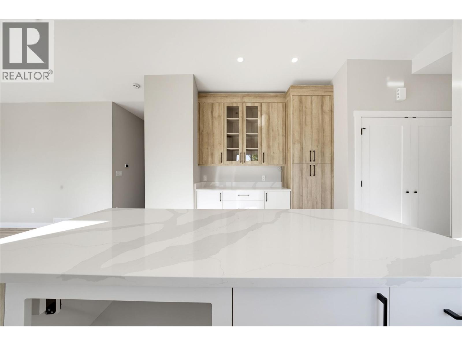 186 Salmon Arm Drive - Image 20