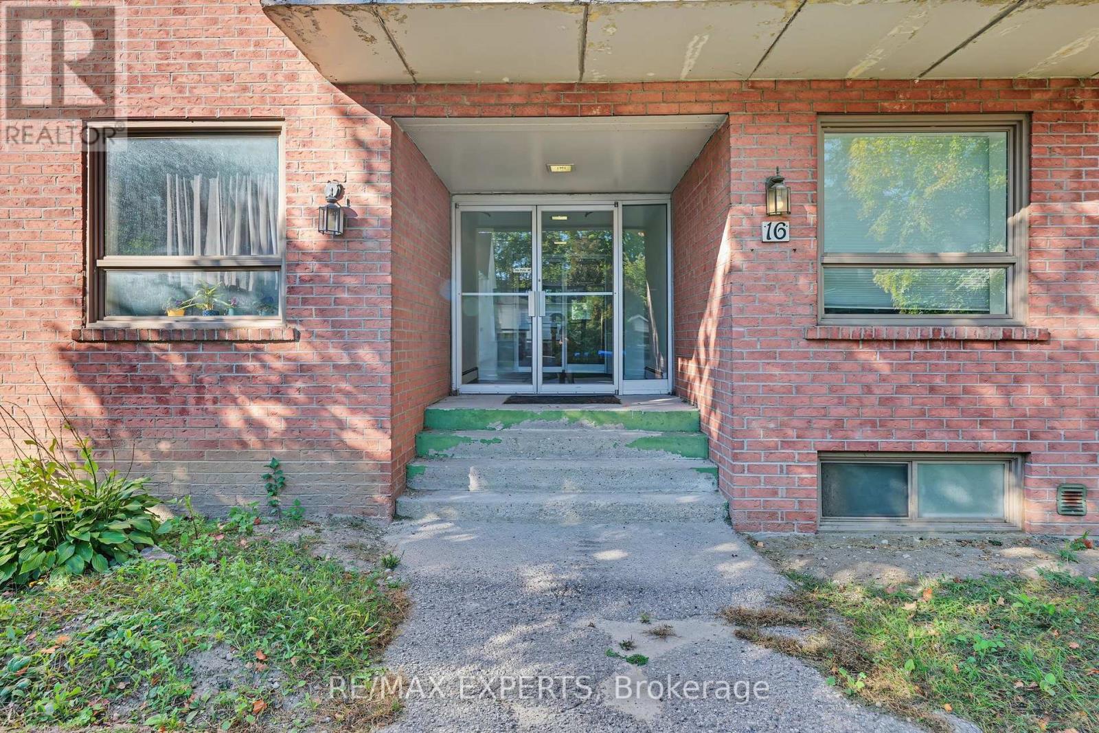 64 - 16 MCDONALD STREET, New Tecumseth (Alliston) — photo 2