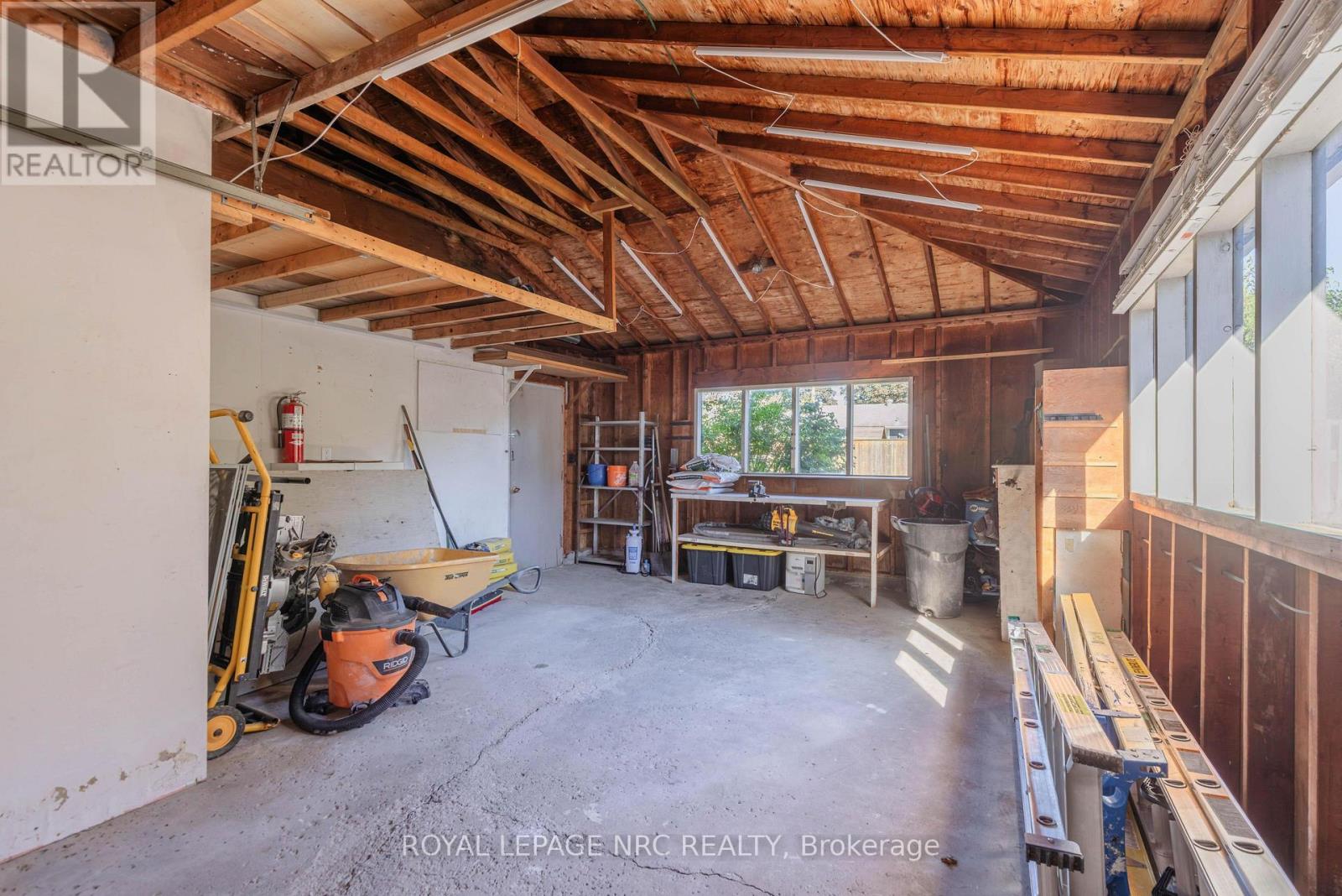21 SILVERDALE DRIVE - Image 24