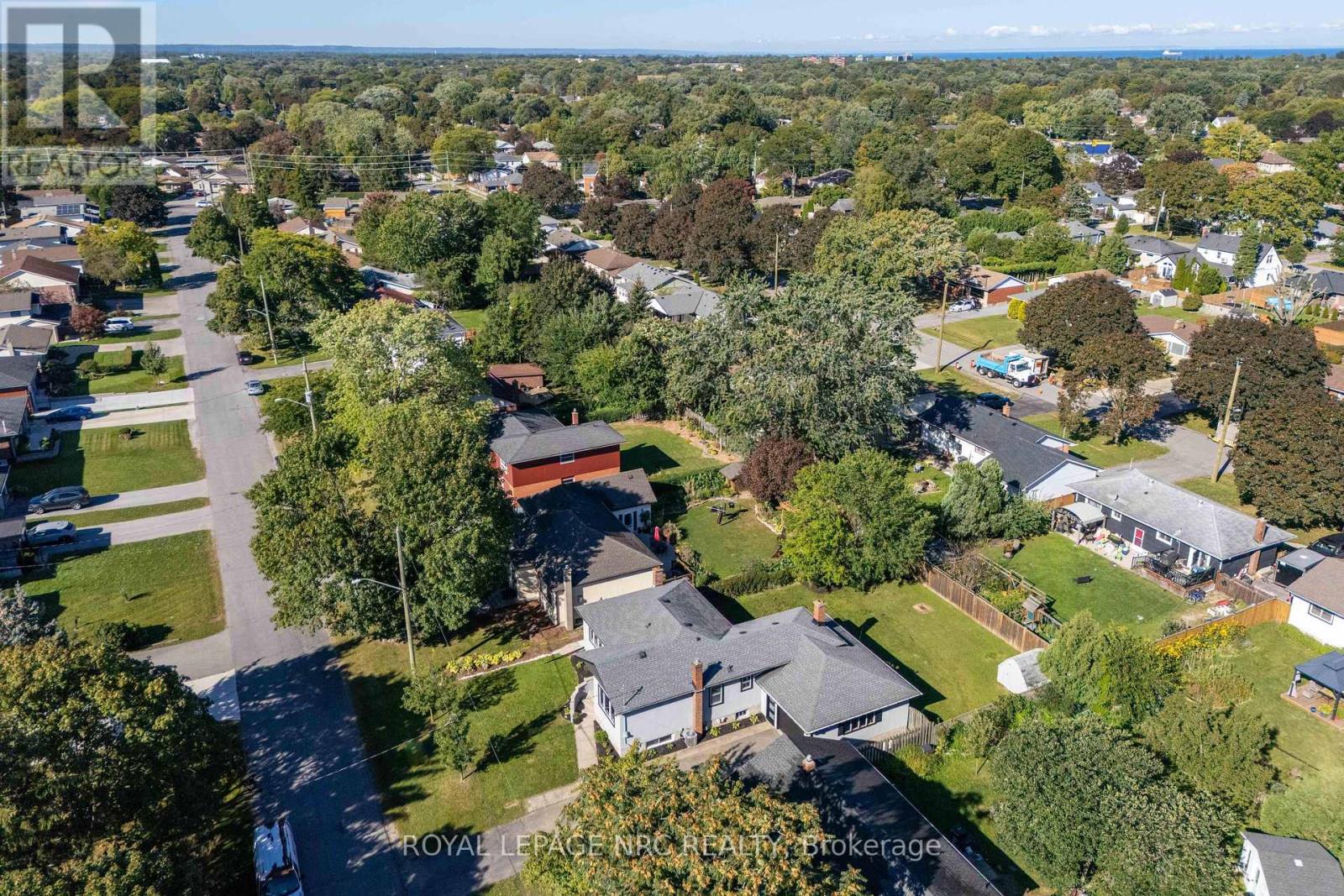 21 SILVERDALE DRIVE - 40