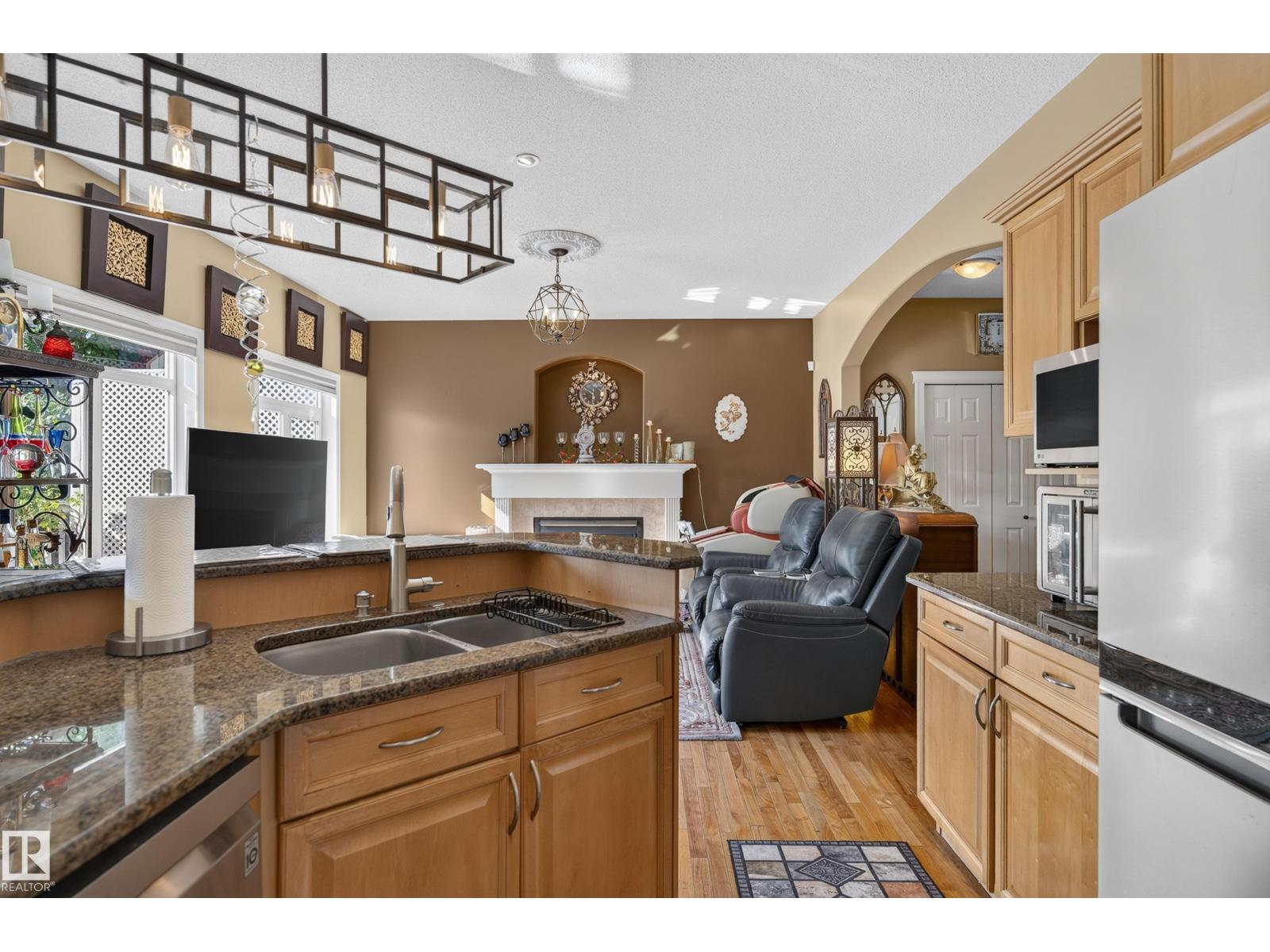 20435 56 AV NW photo 12