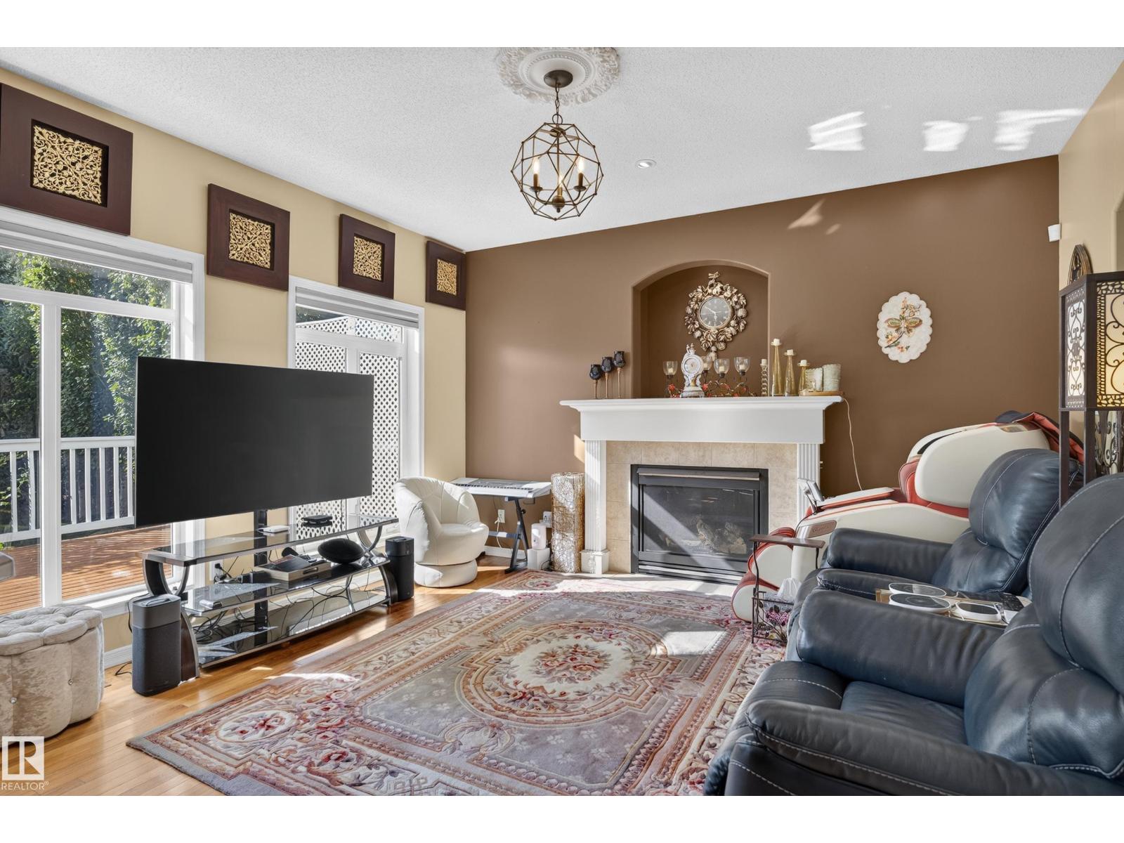 20435 56 AV NW photo 2