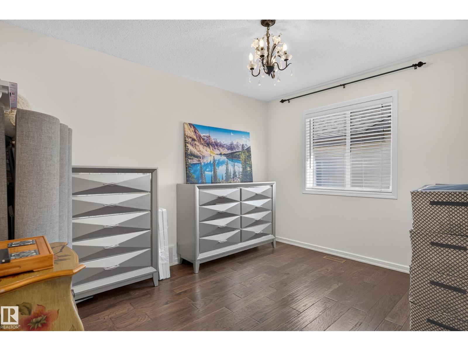 20435 56 AV NW photo 28