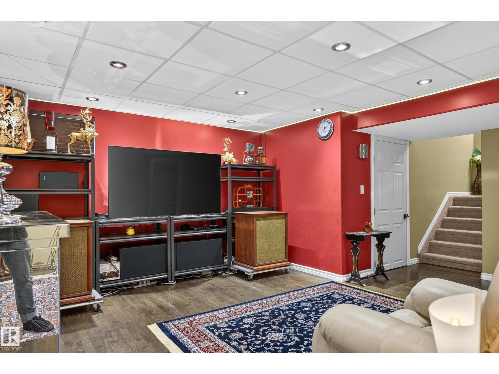 20435 56 AV NW photo 31