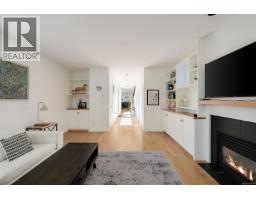 Living room - 1150 Oxford St, Victoria, BC V8V2V3 Photo 16