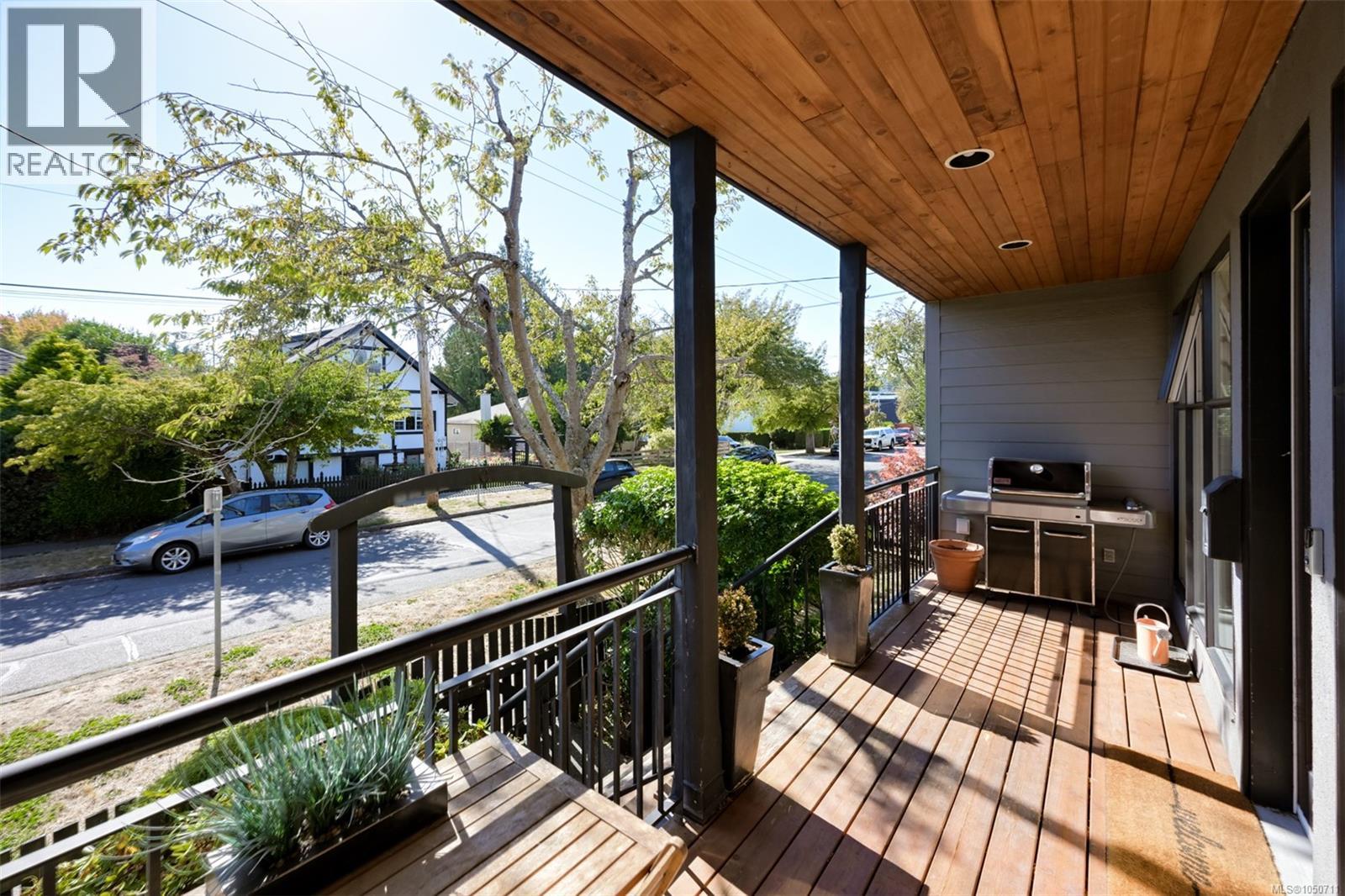 1150 Oxford St, Victoria