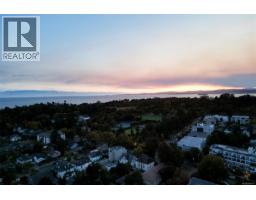 1150 Oxford St, Victoria, BC V8V2V3 Photo 88