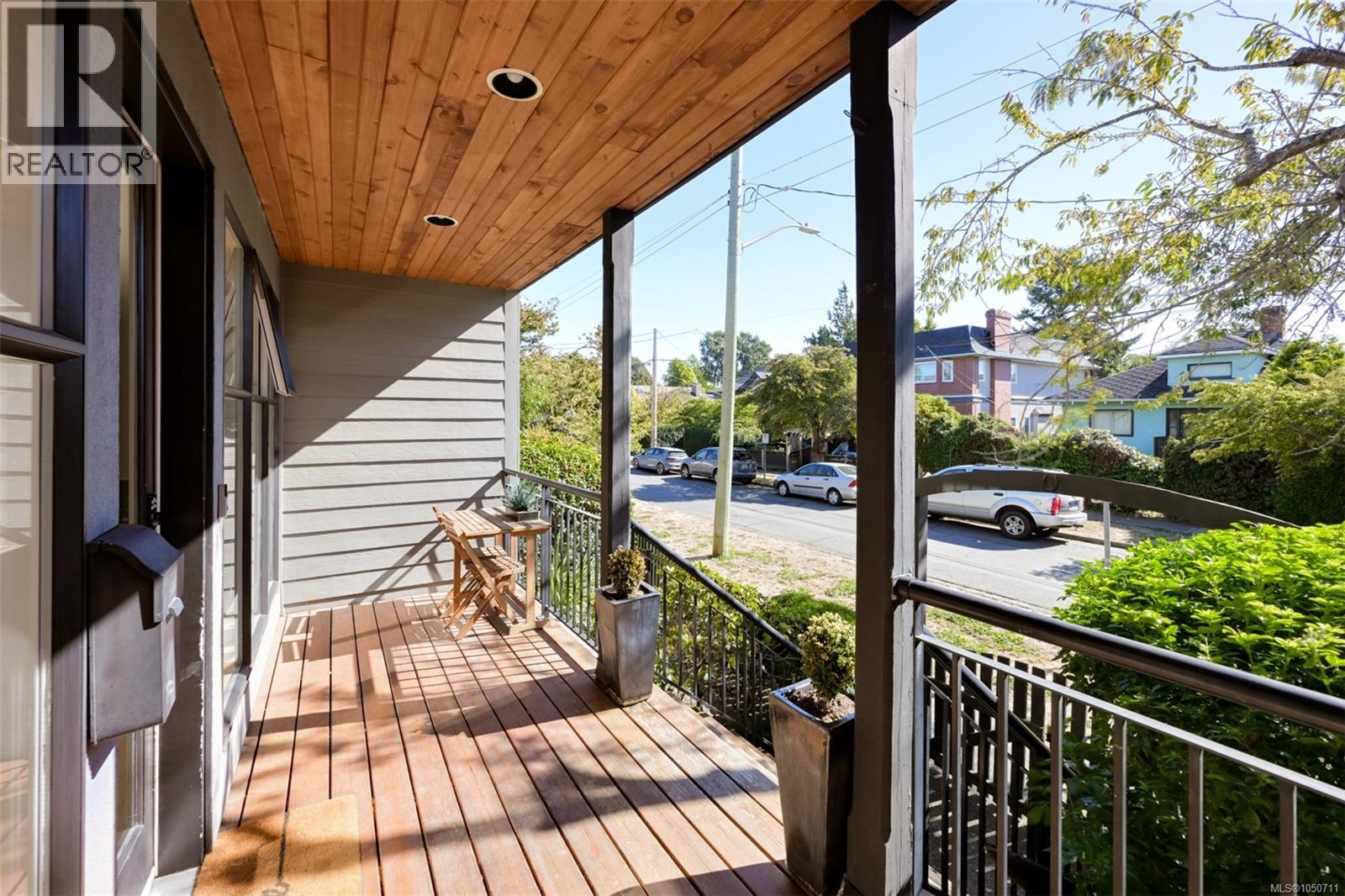 1150 Oxford St, Victoria