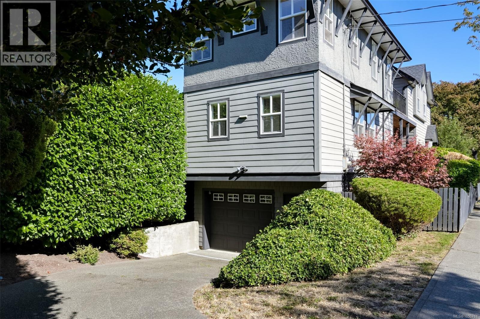 1150 Oxford St, Victoria