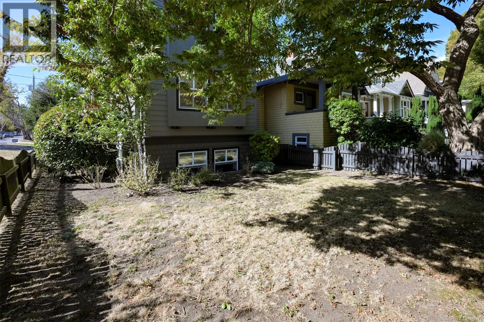 1150 Oxford St, Victoria