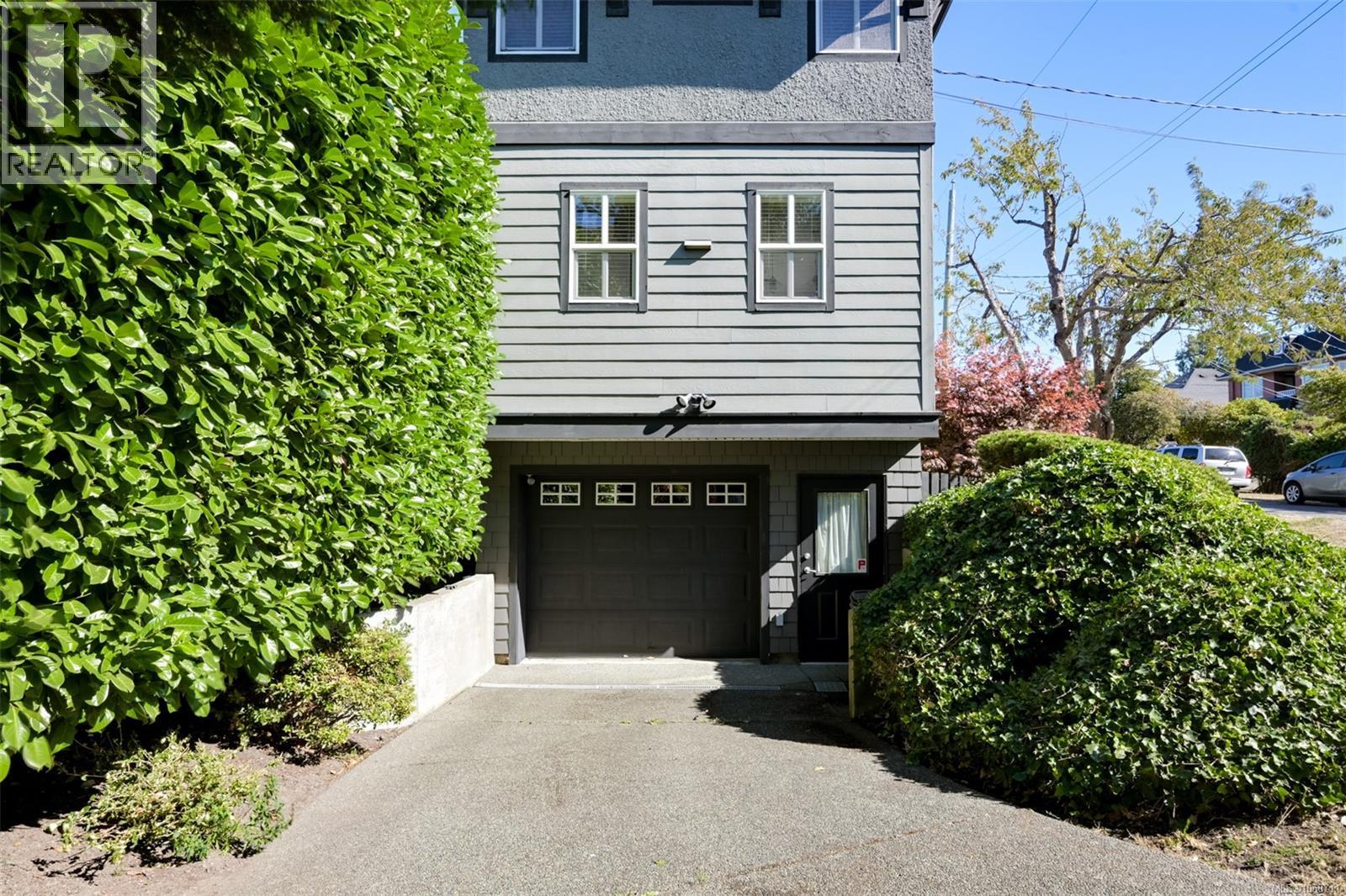 1150 Oxford St, Victoria