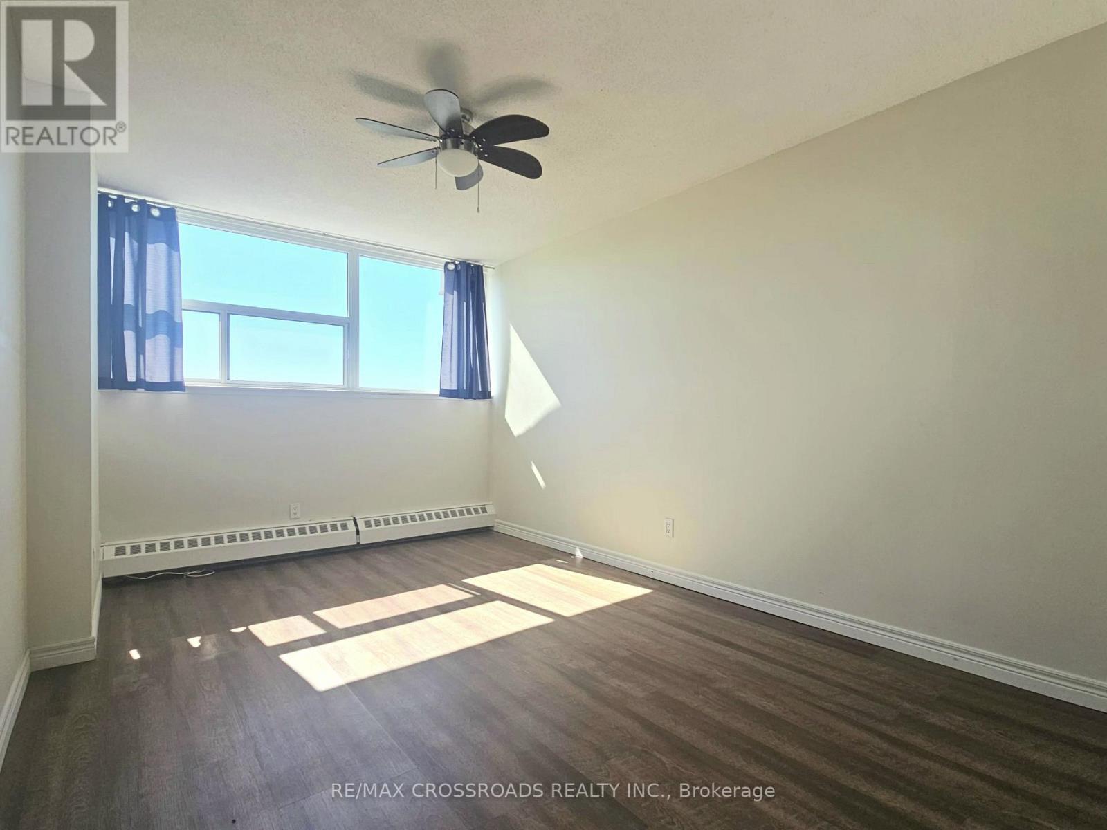 702 - 215 GLENRIDGE AVENUE, St. Catharines (Glendale/Glenridge) — photo 10