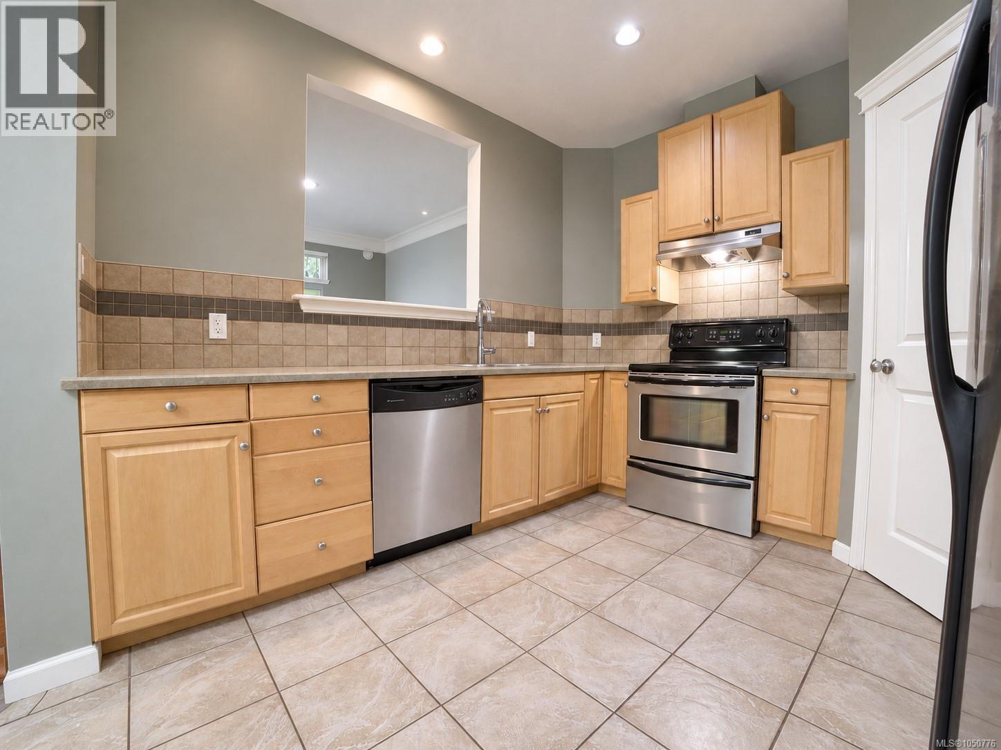 #107 791 Station Ave - 14