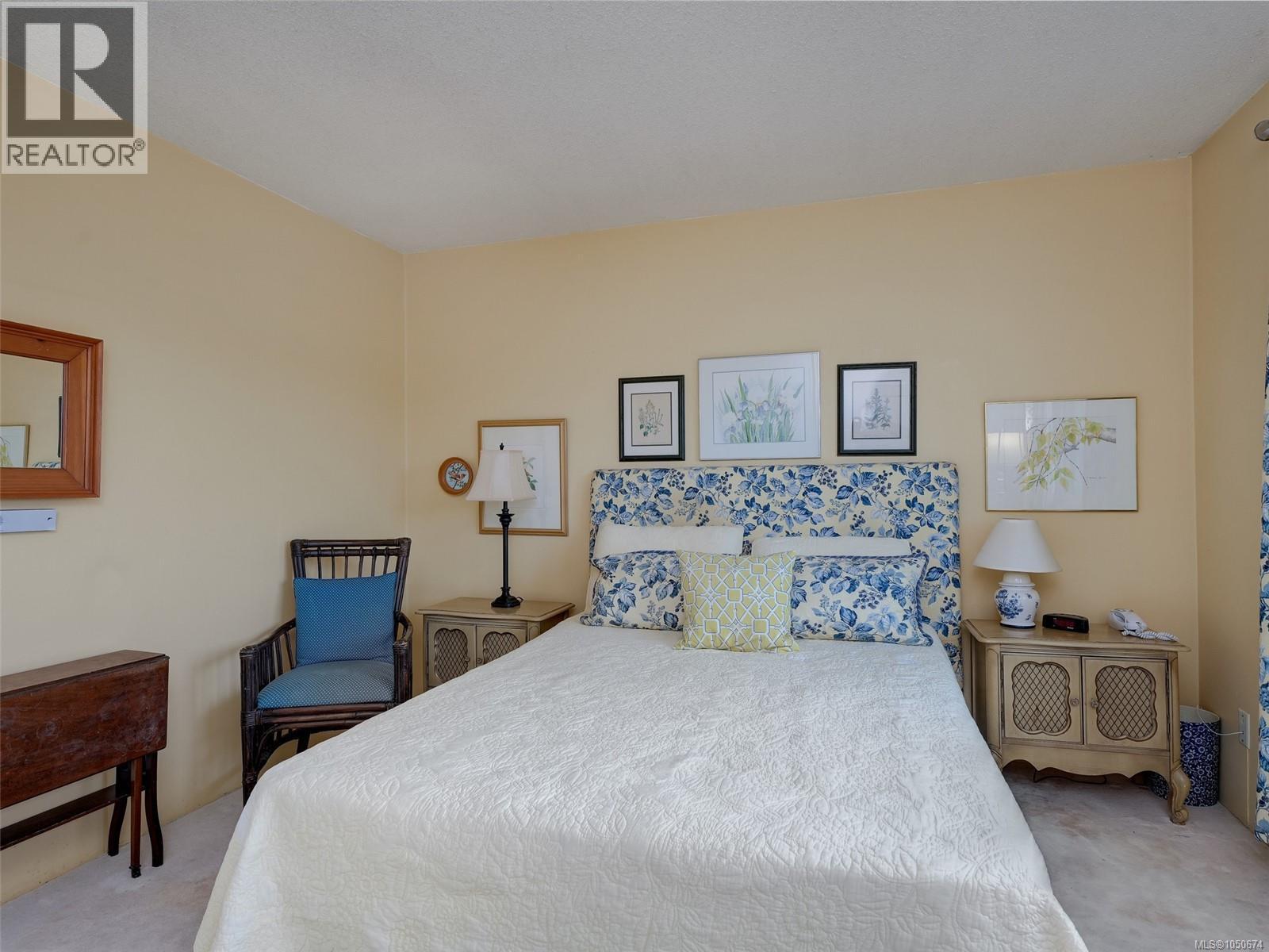 403 1019 McClure Street, Victoria