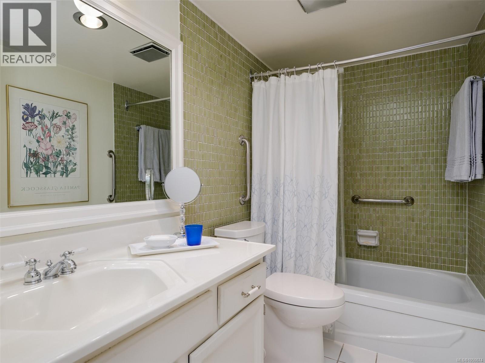 403 1019 McClure Street, Victoria