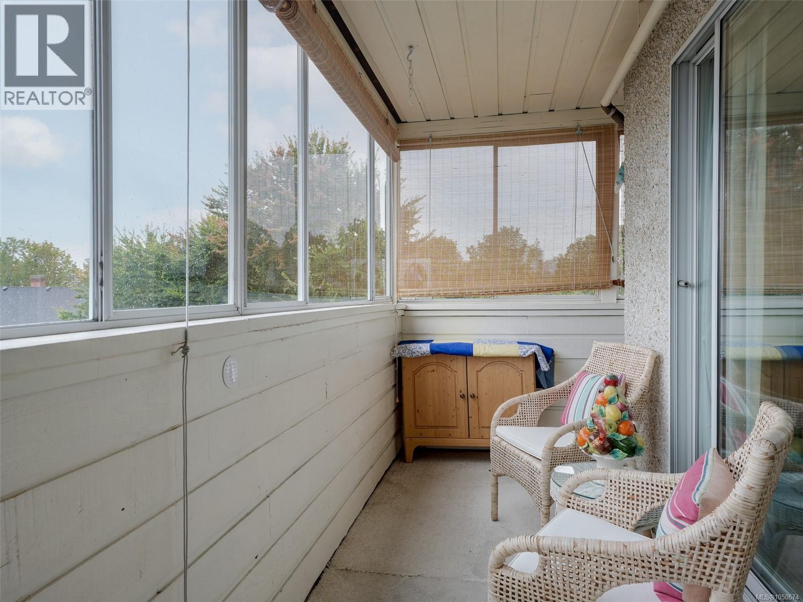 403 1019 McClure Street, Victoria