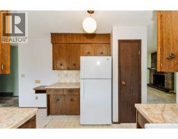 Den - 6508 37 Avenue, Camrose, AB T4V3J6 Photo 12