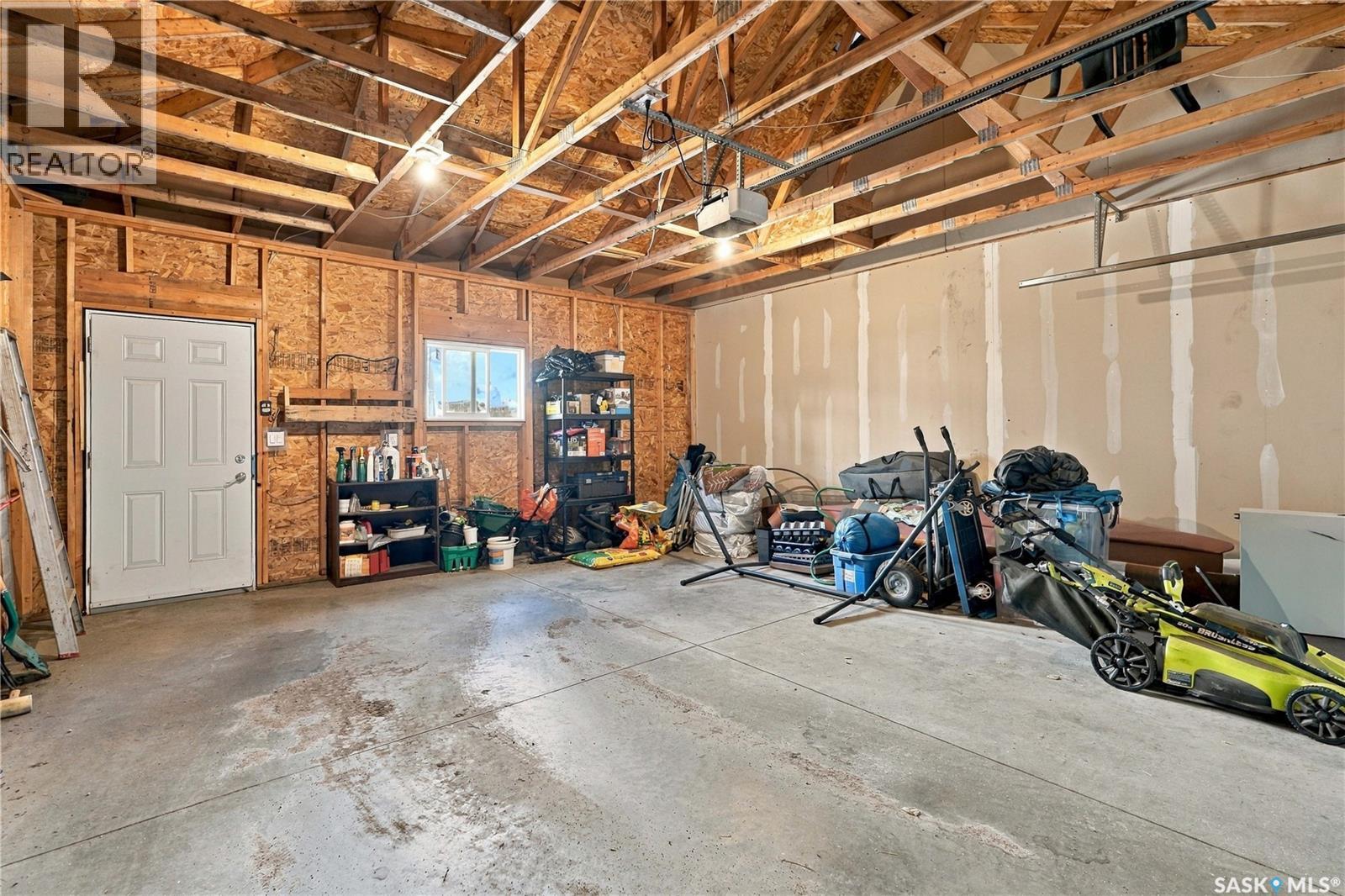 130 Lynd CRESCENT - 43