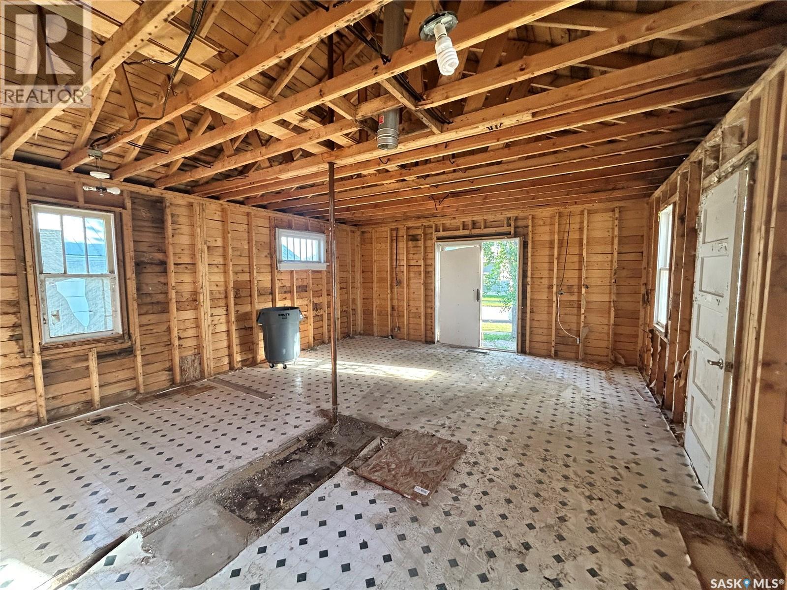 355 Bellamy AVENUE, Birch Hills — photo 4