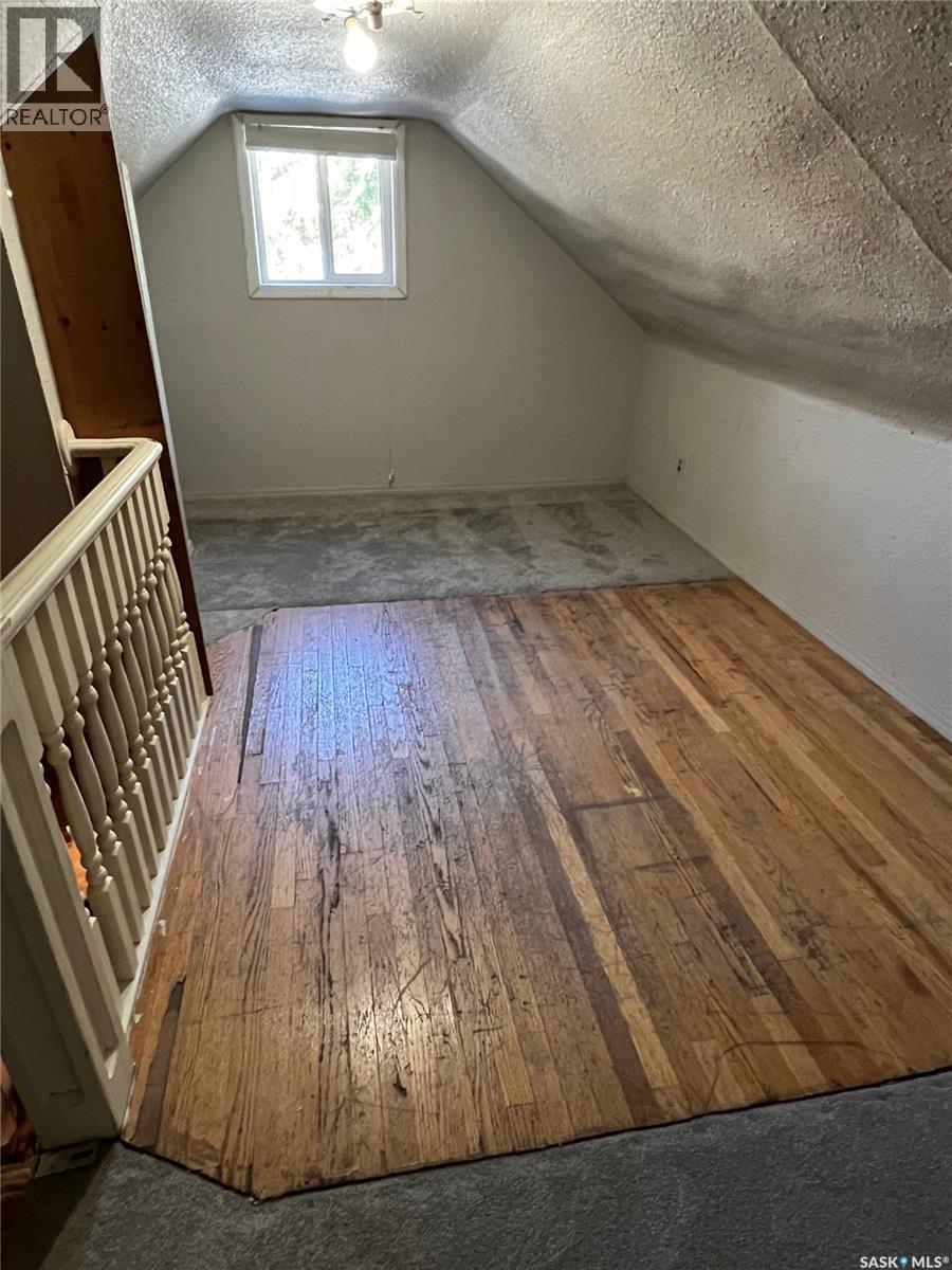 236 9th STREET E - 7