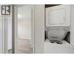 4pc Bathroom - 2706 46 Street Se, Calgary, AB T2B2N8 Photo 9
