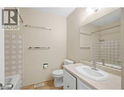 Kitchen - 2706 46 Street Se, Calgary, AB T2B2N8 Photo 8