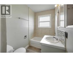 Kitchen - 1506 36 Street Se, Calgary, AB T2A1C6 Photo 7