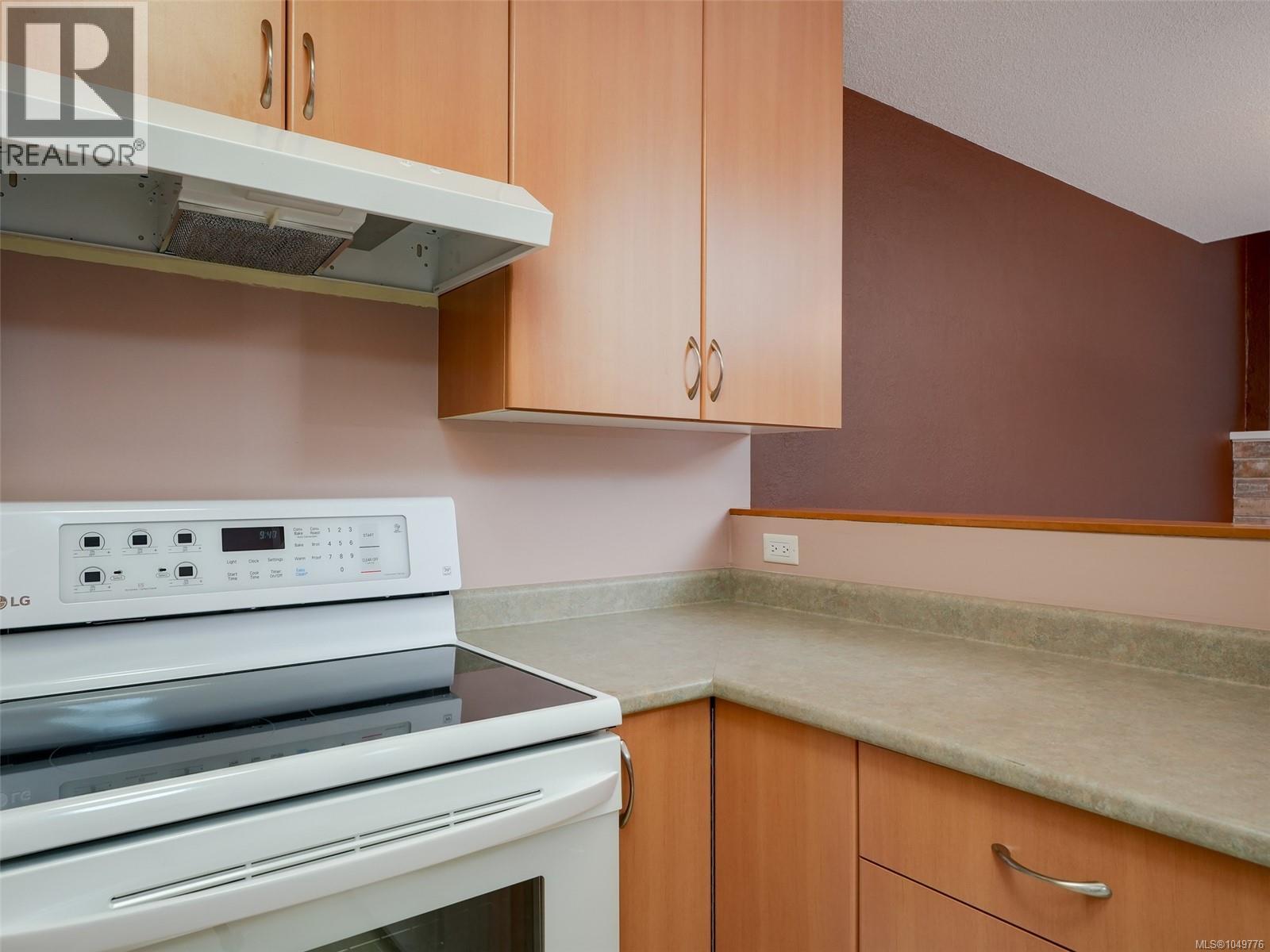 #3 1315 Gladstone Ave - 9